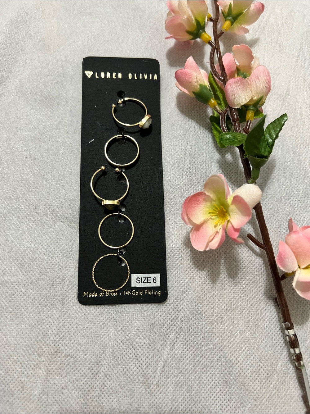 NWT Loren Olivia Gold-Tone Stacking Rings (Size 6)